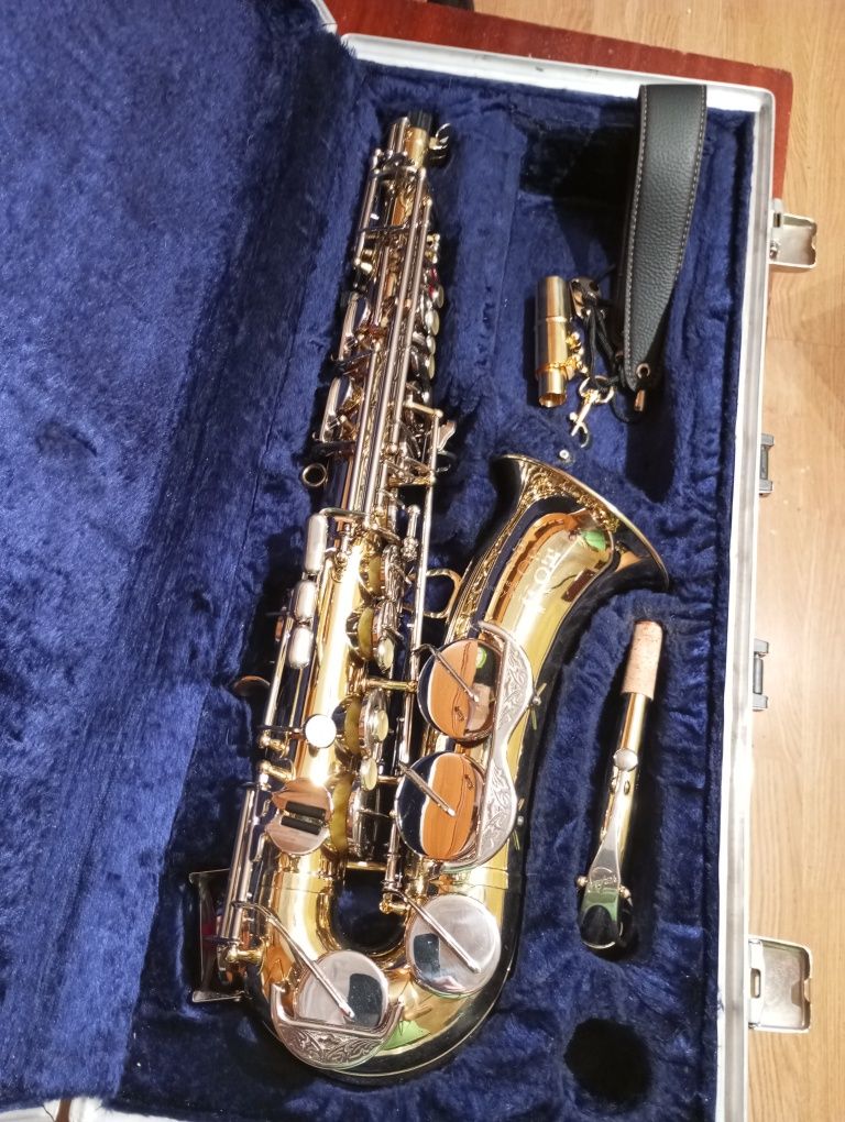 Saxofon alto ,,Amati super BH 400" made in Cehia
