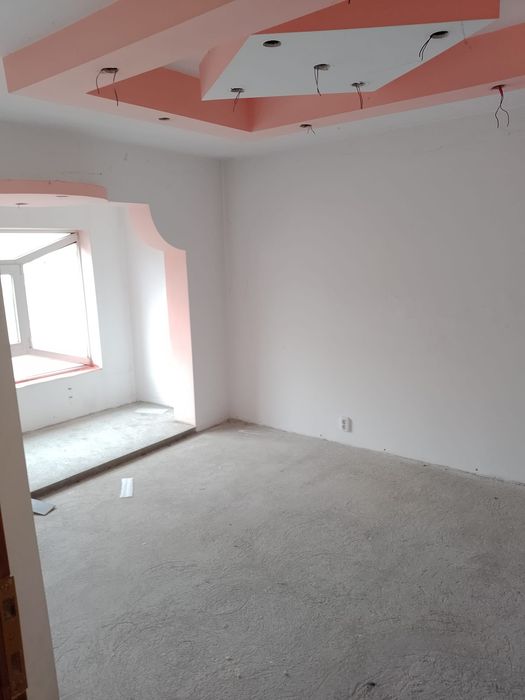 Vand apartament 4 camere, decomandat, in Vulcan.