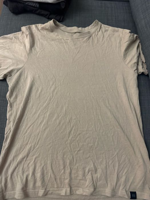 9 чифта тениски