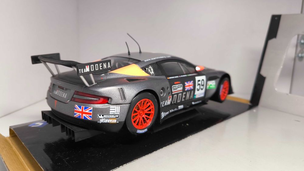 Macheta 1:18 - Aston Martin DBR9 24h Le Mans N°59 2009 – 1/18 Solido