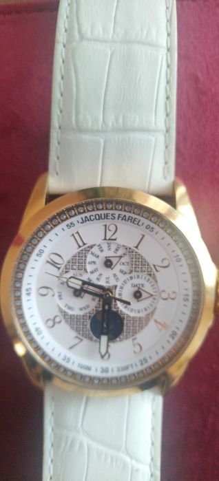 Нов дамски часовник