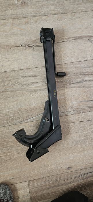 Домкрат на бмв е34-ку оригинал. Как на фото дамкрат