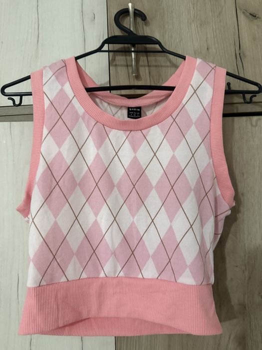 Къс пуловер. Чисто нов