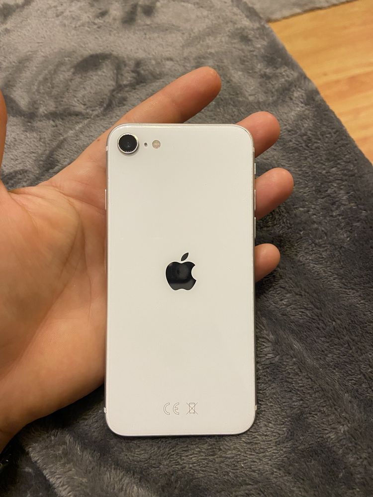 Iphone se 2020 fara ecran
