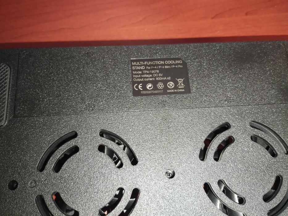 Продам приставку ПС4 (PS4) Слим (Slim) в отличном состоянии.