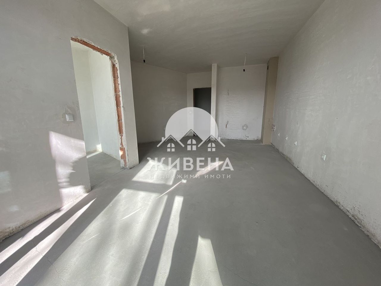Продава се Двустаен апартамент в Варна, Операта - 77 кв.м за 2208 €/кв.м - Снимка #1