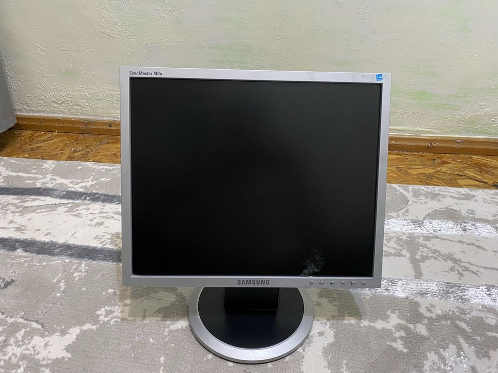 Монитор SAMSUNG SyncMaster 740n