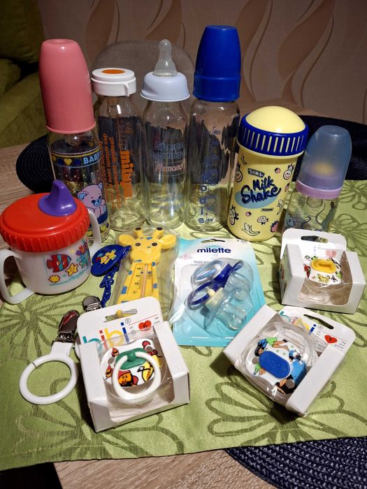 Бебешки аксесоари за хранене- неизползвани