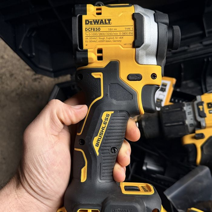 Dewalt 2/1 компактен винтоверт