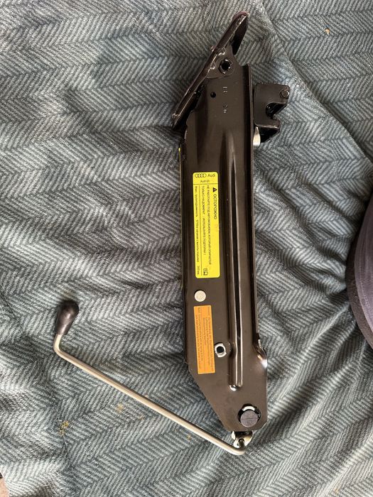 Cric audi q5 stare perfecta 8R0011031C