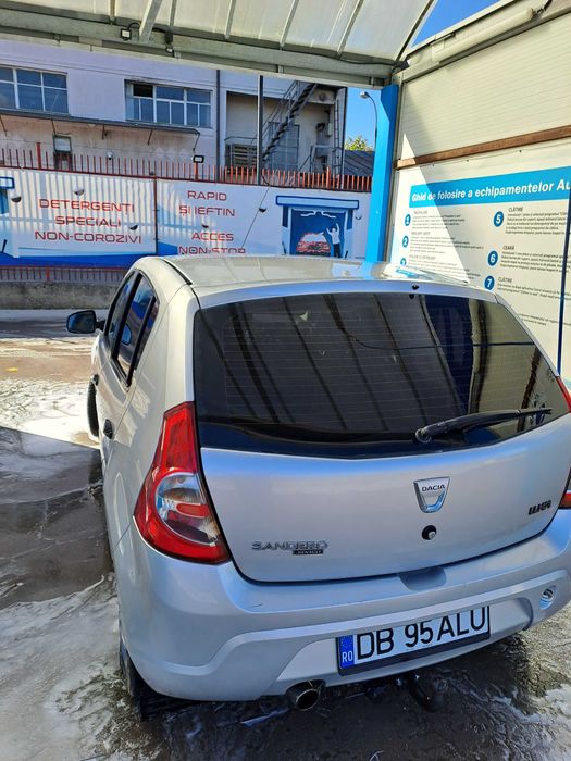 Vând Sandero an 2008