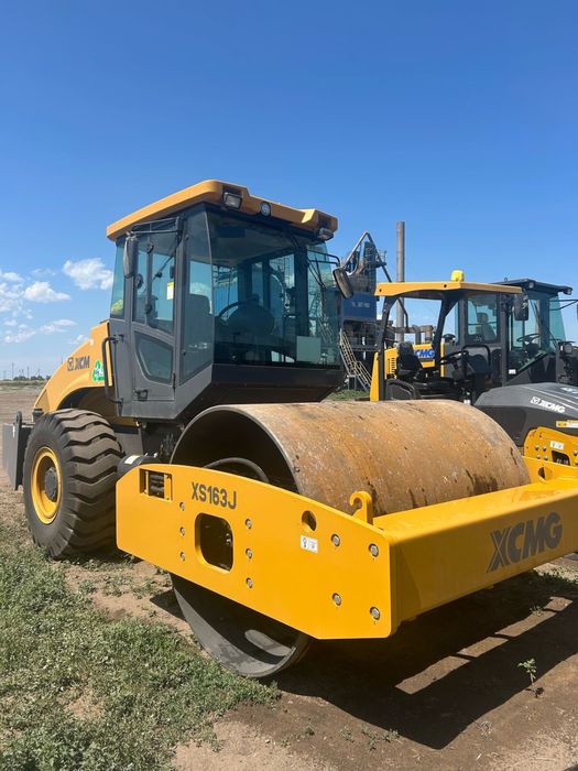 Аренда катка XCMG ,  каток 16т вбиро