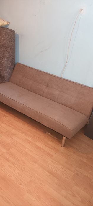 Canapea extensibila 3 locuri