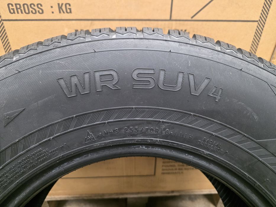 255/70/16 4бр. Nokian tyres WR SUV4