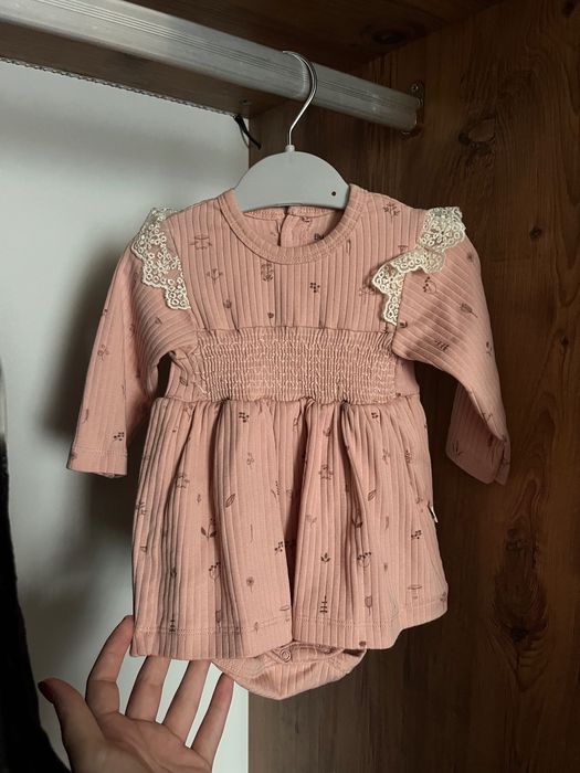 Рокля размер 6-9 месеца