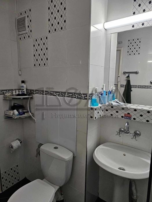 Продава се Двустаен апартамент в София, Надежда 2 - 68 кв.м за 2353 €/кв.м - Снимка #9