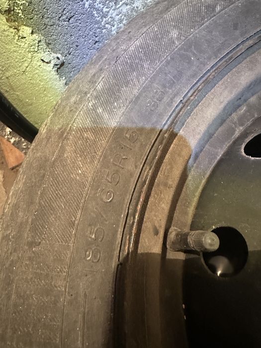 Vând jante tablă logan sandero 185 / 65 / r15 stare bună