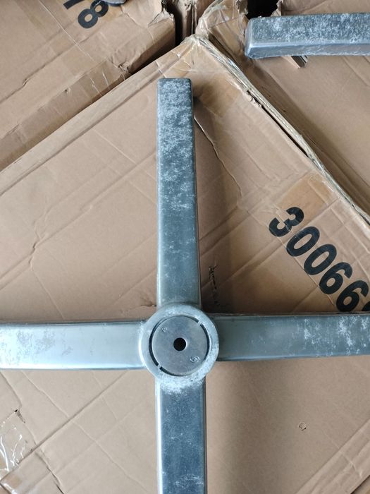 Picior metalic /Picior masa central