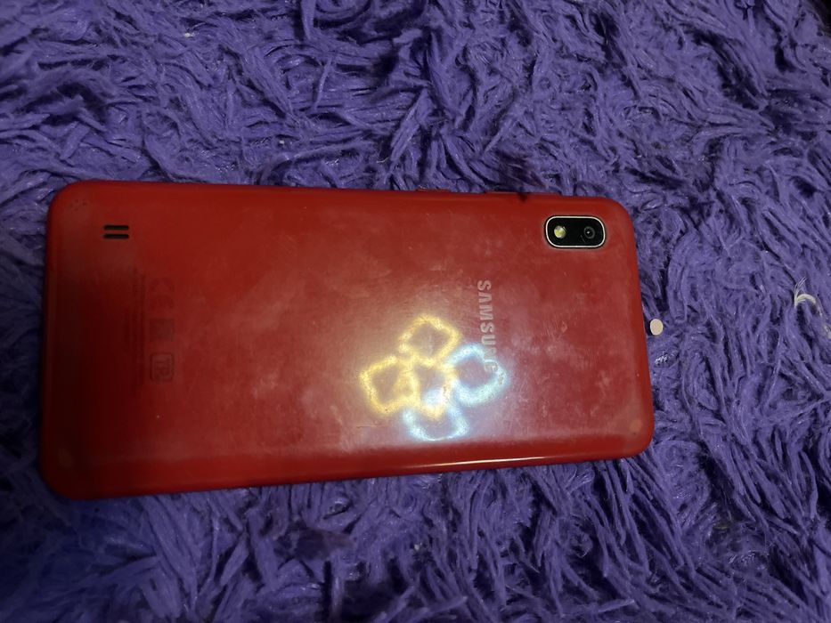 Samsung A 10  хороший