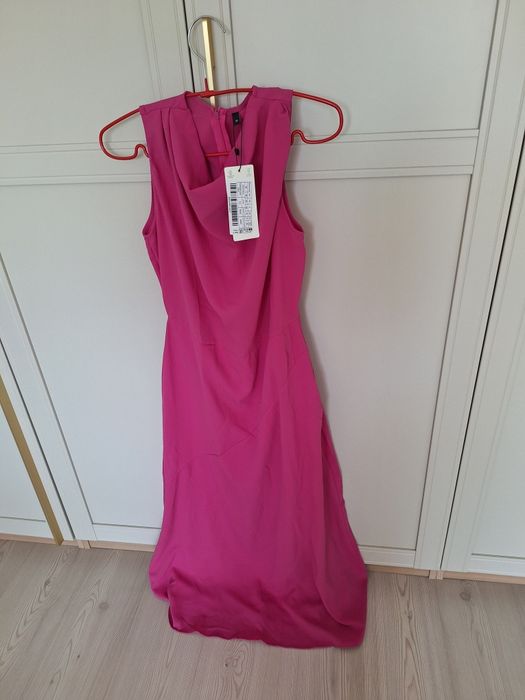 Rochie noua,cu eticheta