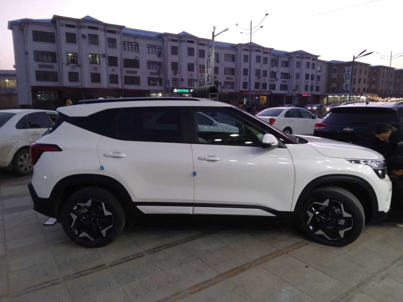 Kia seltos avtomobil