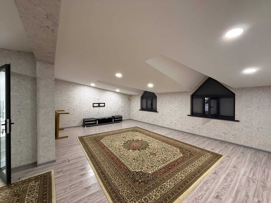 СРОЧНО !! Продаётся квартира в Мирабаде 1,75 сотих 5 комнат