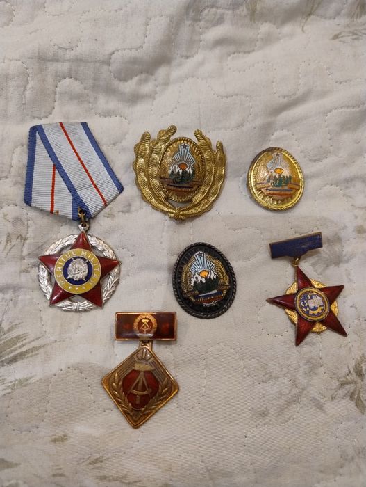 Lot insigne, perioada comunistă