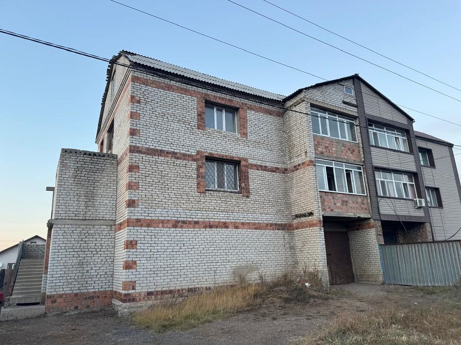 Продам коттедж  3 этажный