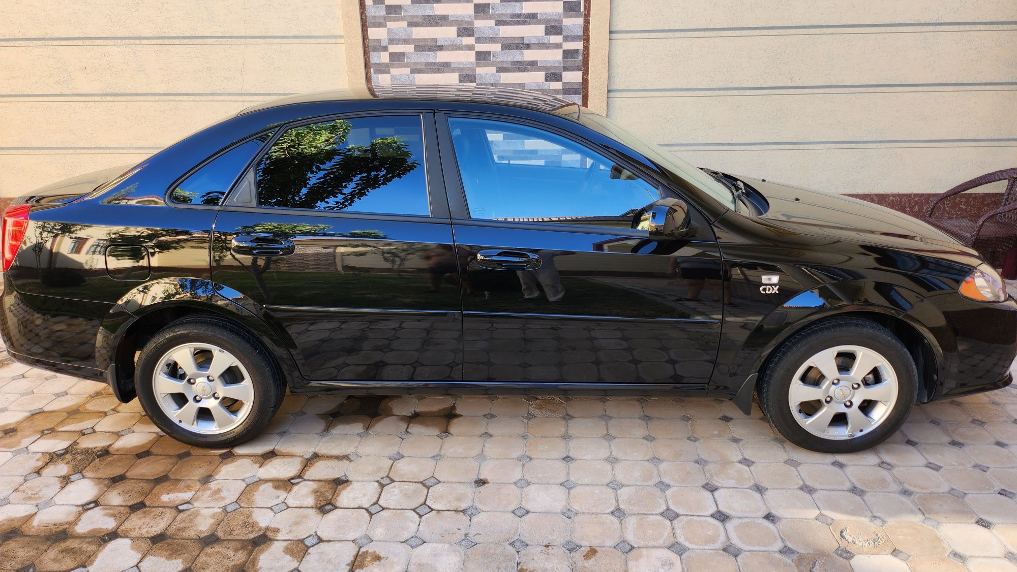 Lacetti gentra sotiladi