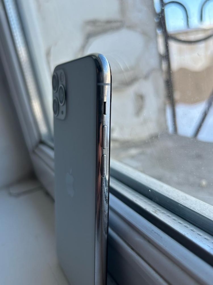 iPhone 11 pro продам