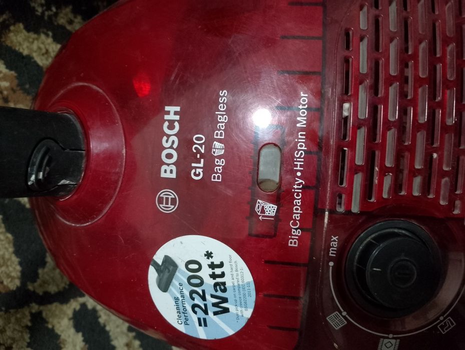 Aspirator Bosch puternic 2200w defect