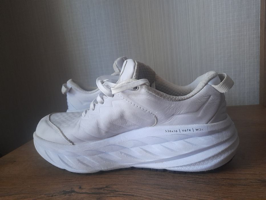 HOKA BONDI Sr маратонки 39 номер.