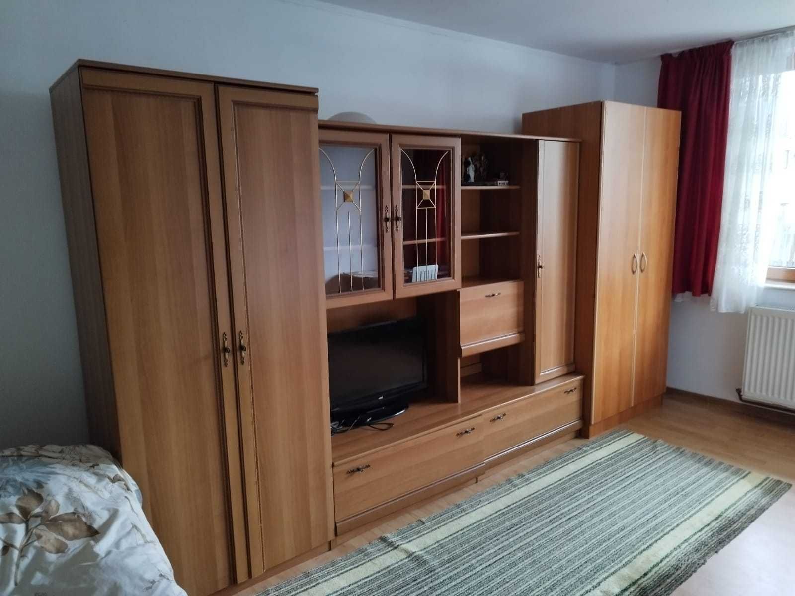 Inchiriez apartament cu 2 camere