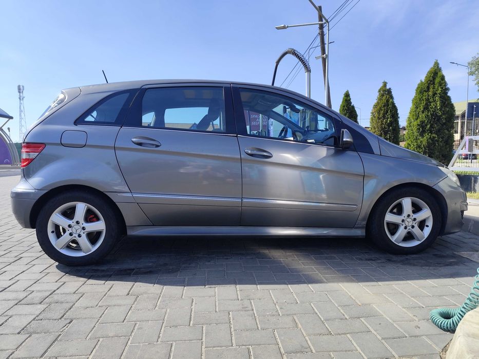 Mercedes Benz B200