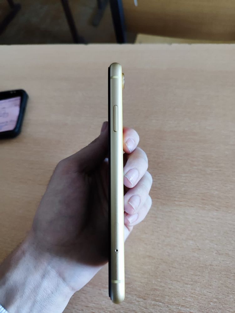 Телефон iPhone Xr