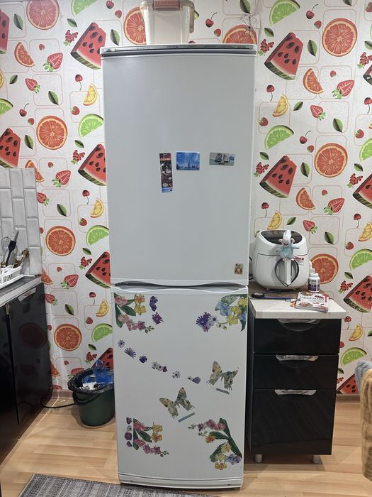 Продам холодильник