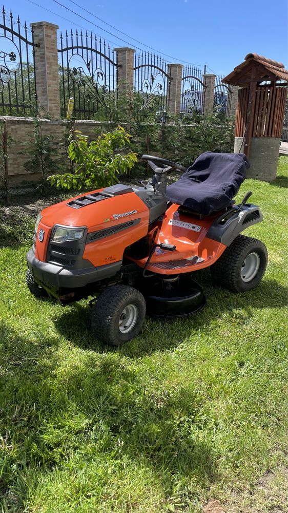 Tractoras tuns gazon Husqvarna LT 151