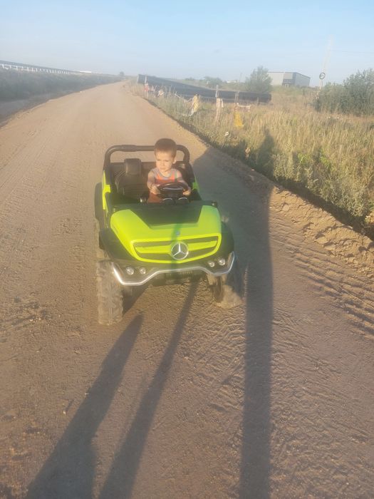 Vând mașinuța electrica copii