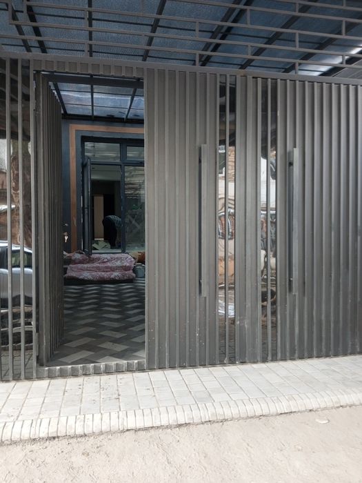Продам свои 2дома-коттеджа в самом центре ориентир за Океаном. Гост.Ро