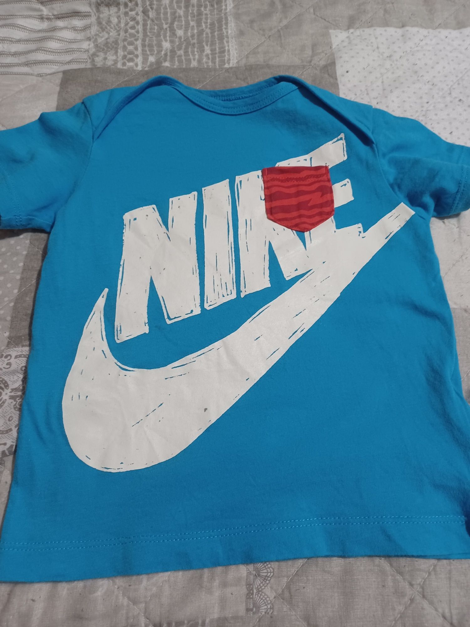 Tricou Nike original copil mărimea  80-85 între 12 -18 luni.