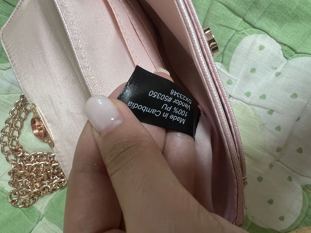Продаю оригинальную сумку Guess