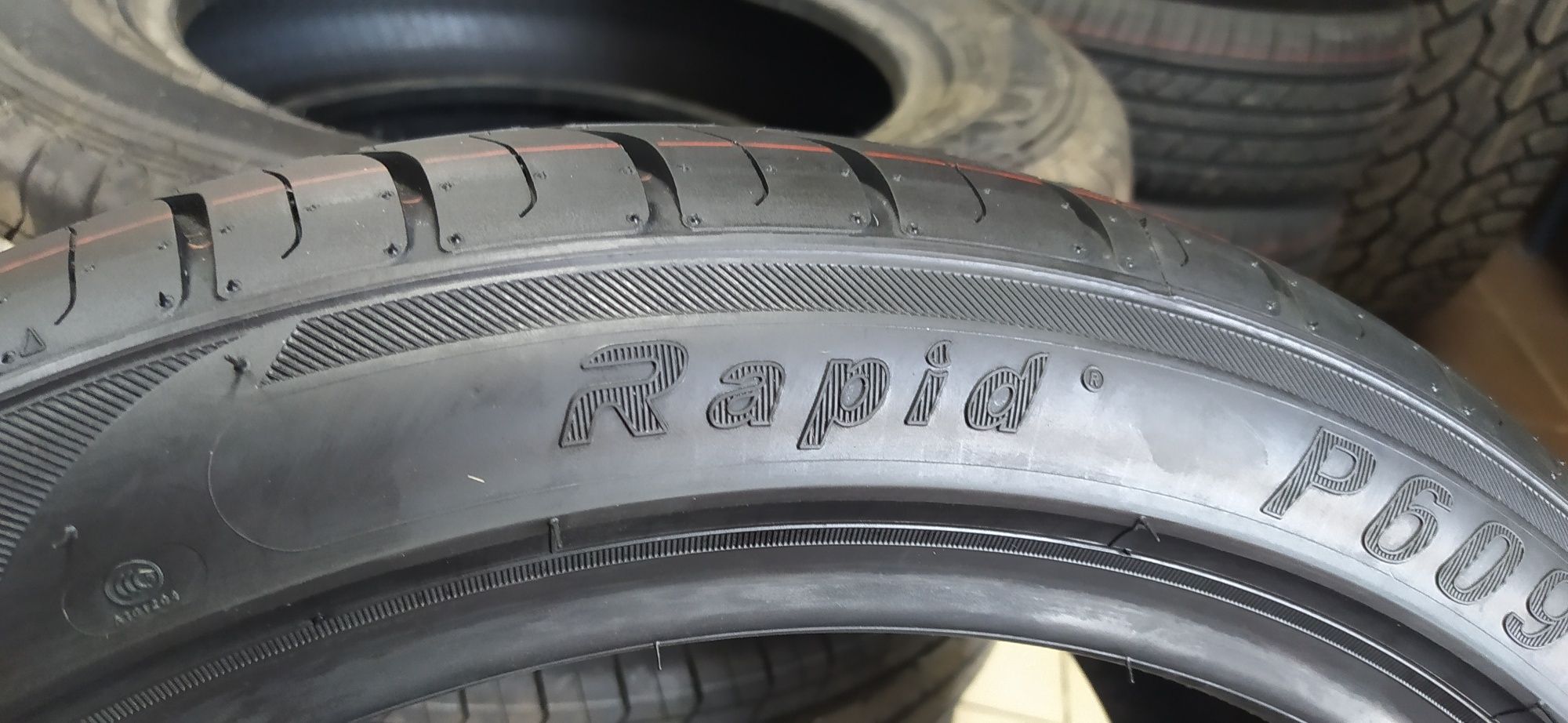 215/50R17 Rapid P609