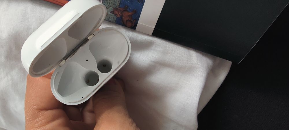 Incarcator casti Apple