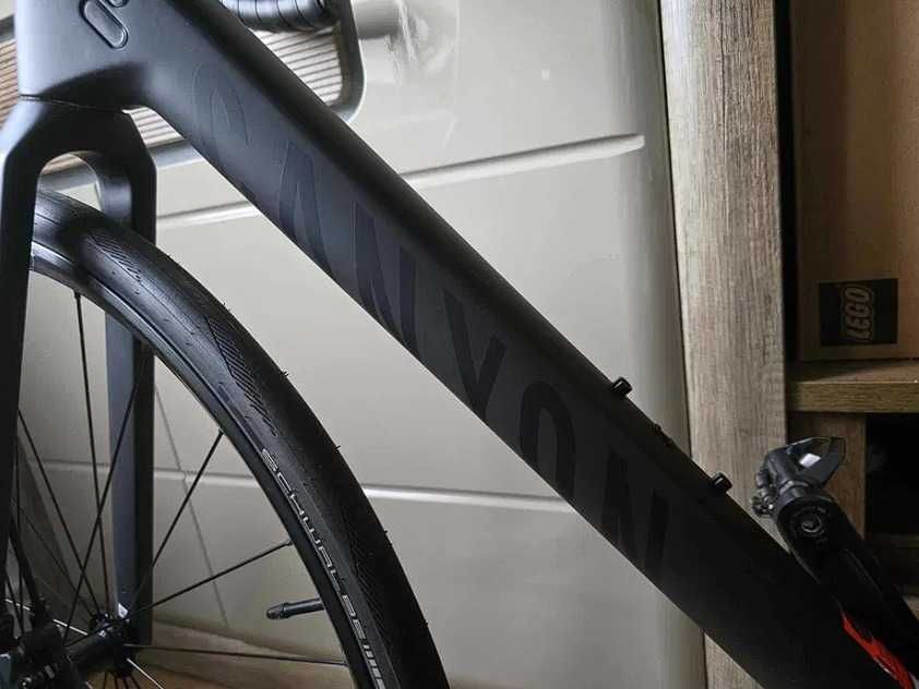 Bicicleta de sosea CANYON Endurace CF 6 + cadou