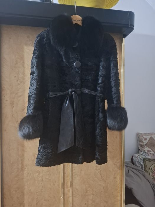 Haina blana naturala capacul cu vulpe