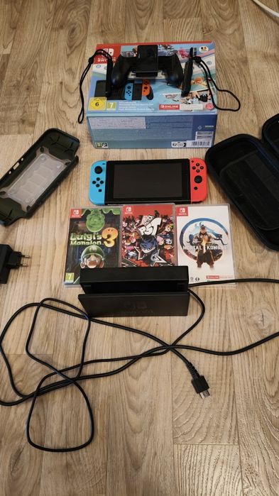 Nintendo Switch-stare foarte buna + accesorii