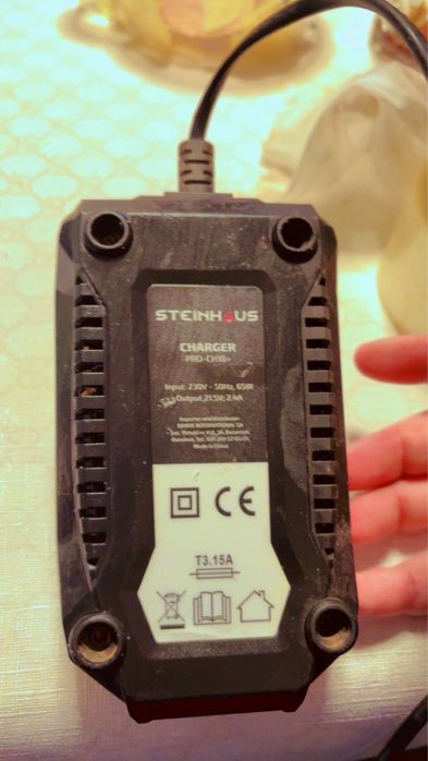 Vand ce e in poza pret privat