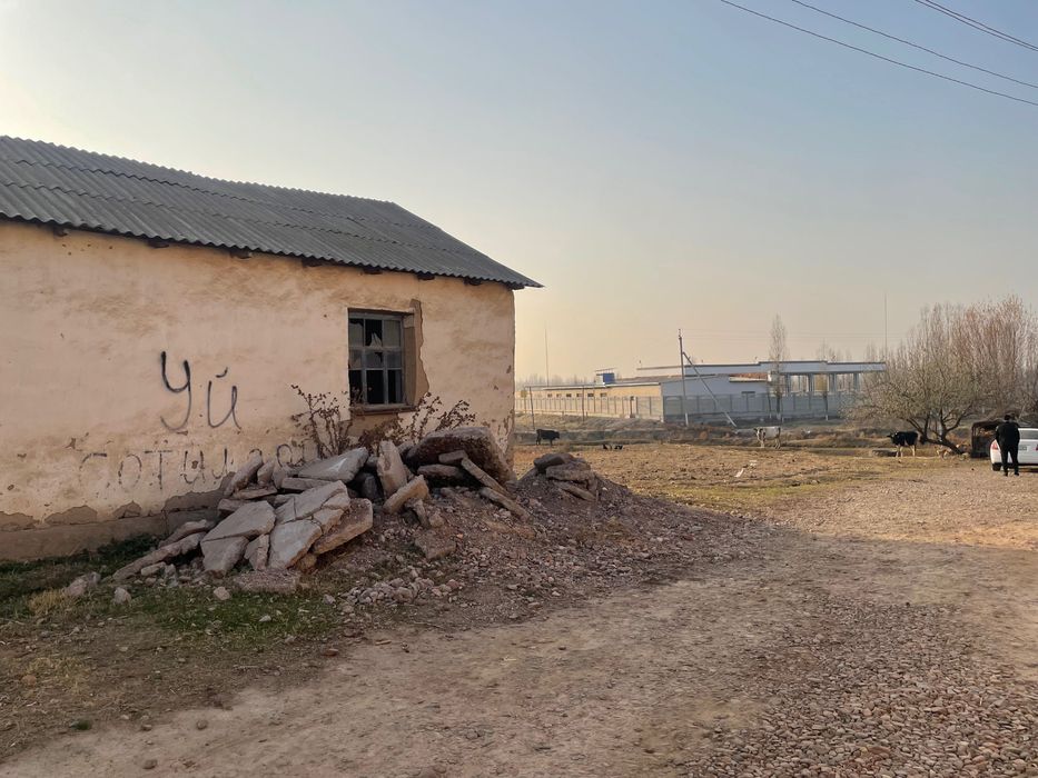 Buka tumani markazda yer uchastka ishlab chiqarish dala hovli zor lok