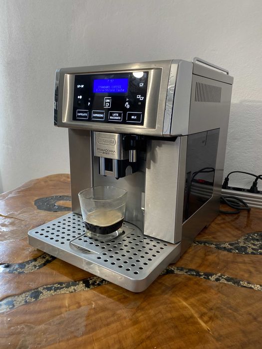 expresor / espressor cafea delonghi primadonna avant