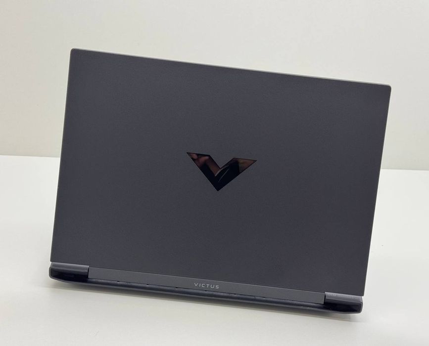 Hp Victus 15 i5 12450H + Rtx 3050 + 256gb Nvme + 16 gb ozu